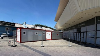 Veľké opravy na stanici v Bratislave začali. Toalety budú moderné a na kartu, cestujúcim dočasne slúžia náhradné bunky