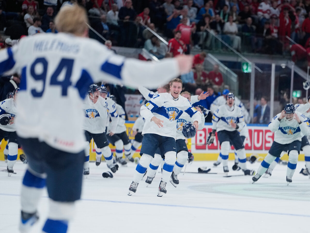konsta helenius, fínski hokejisti