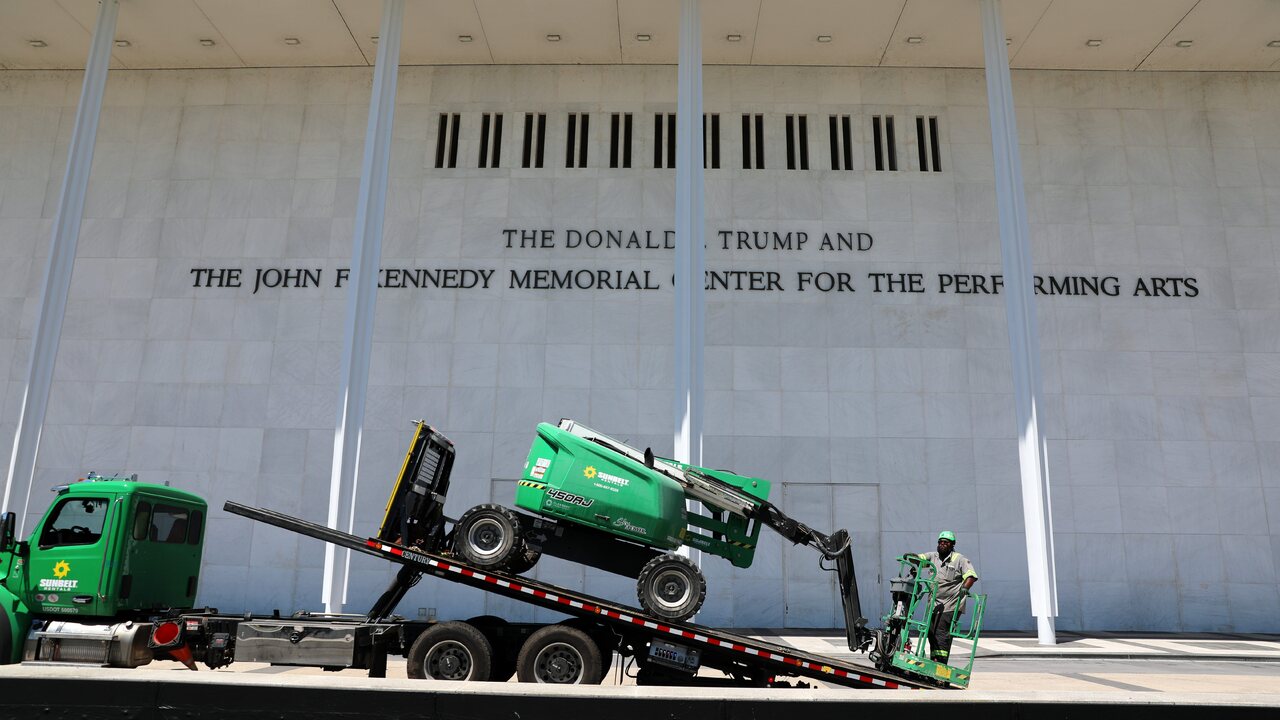trump kennedy center.jpg