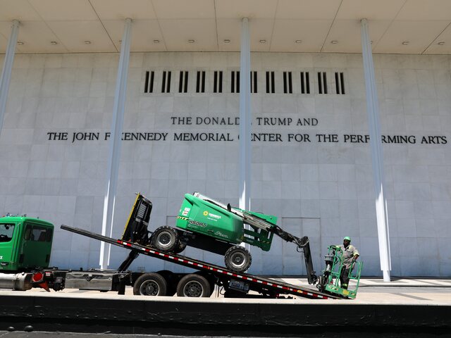Trumpovo meno mizne z Kennedyho centra. Súd rozhodol, že premenovanie známej kultúrnej inštitúcie bolo nezákonné