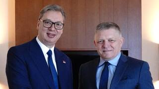 Fico sa pred samitom v Čiernej Hore stretol s Vučičom. Slovensko podľa premiéra plne podporuje vstup Srbska do EÚ