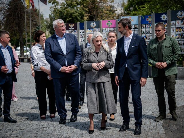 Blanár na Ukrajine odovzdal humanitárnu pomoc a stretol sa so Sybihom. Konflikt nemá vojenské riešenie, vyhlásil