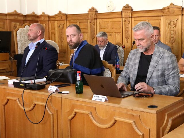 Kauza Očistec bude pokračovať na jeseň. Súd prerušil pojednávanie, v septembri predvolá Makóa