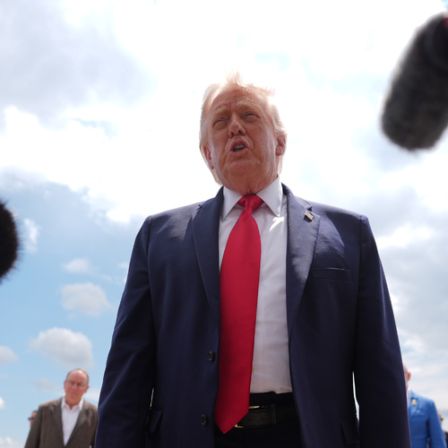 trump letisko.jpg