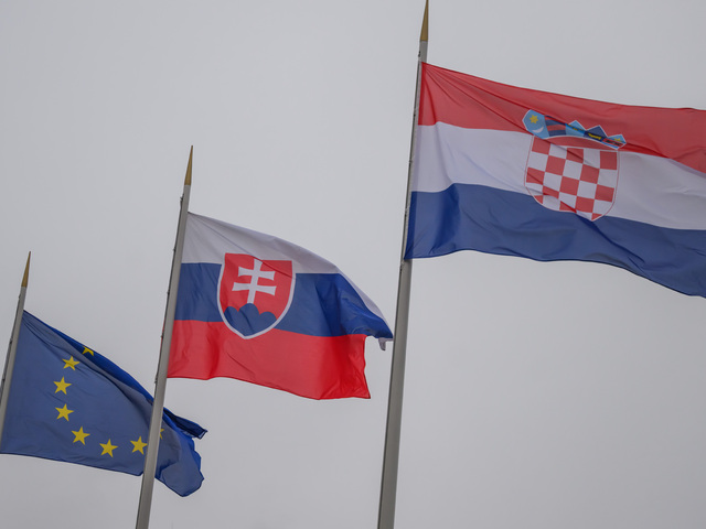 Slovensko a Chorvátsko podpísali obrannú dohodu. Záhreb má záujem o našu muníciu aj obrnené vozidlá, my o prilby