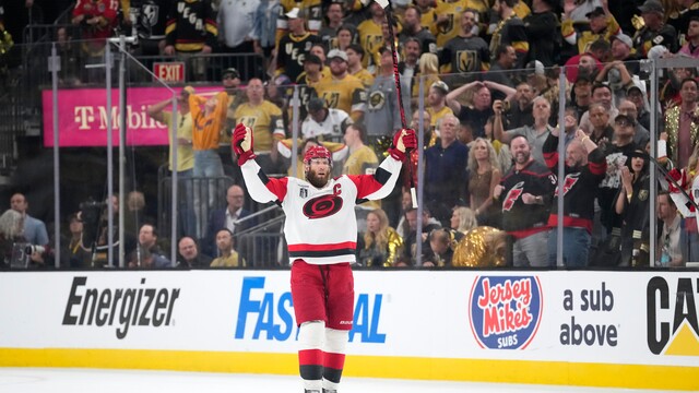 nhl vegas carolina.jpg