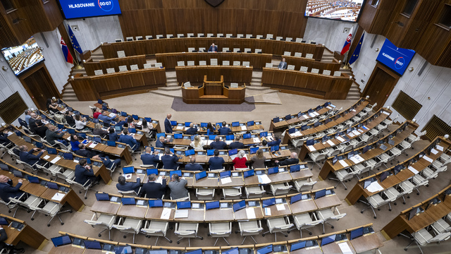 parlament NR SR 