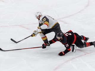 nhl knights hurrricanes.jpg