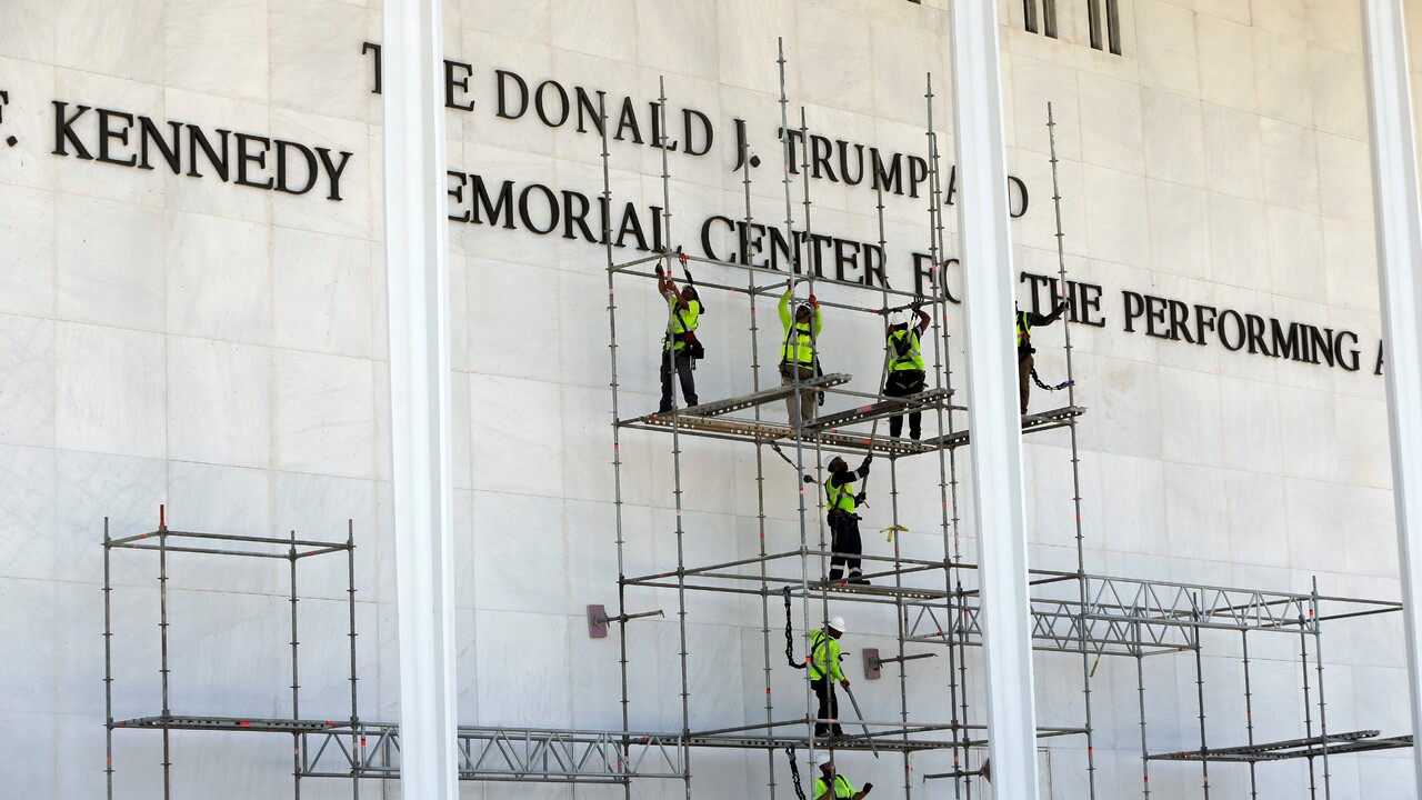 trump meno odstránenie.jpg