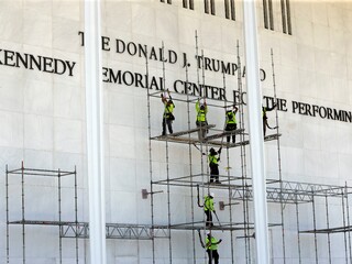 trump meno odstránenie.jpg