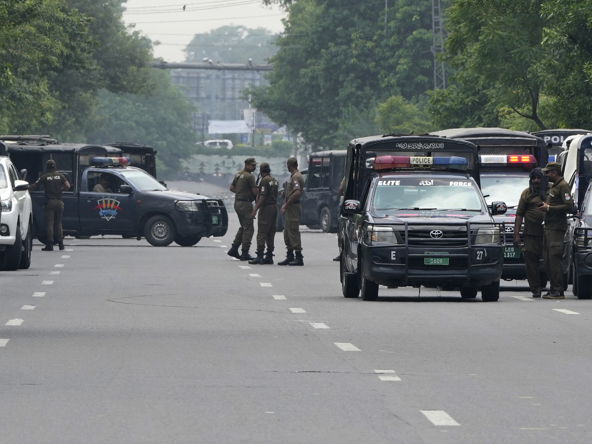 pakistanská polícia.jpg