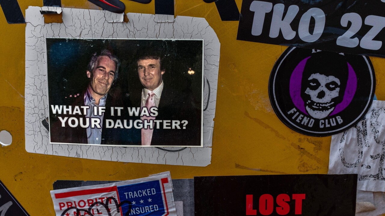 epstein nálepka.jpg