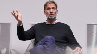 Komu dnes slúžia majstrovstvá sveta? Klopp pri pohľade na hráčov čakajúcich na reklamy nedokázal mlčať