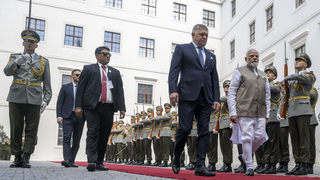Slovensko a India povyšujú vzťahy na strategickú úroveň. Fico a Módí podpísali kľúčové dohody v obrane i inováciách
