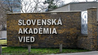 Koniec pracoviska, kde pôsobí aj Ľuboš Blaha. Snem SAV definitívne odhlasoval zánik Ústavu politických vied