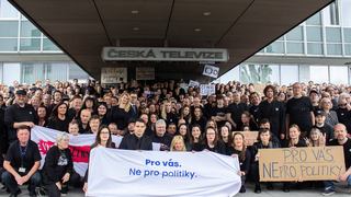 České verejnoprávne médiá idú do štrajku. Vysielanie zasiahne protest proti prepúšťaniu aj tlaku politikov