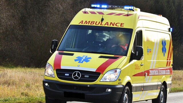česko ambulancia záchranári 