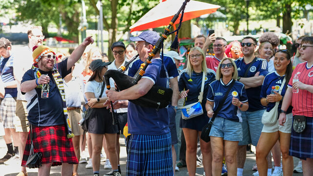 Škótski fanúšikovia, tartan army
