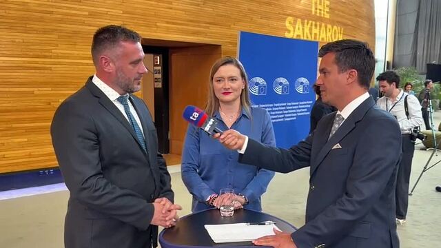 titulkovatTEMA-Z-EUROPARLAMENTU-LASSAKOVA-WIEZIK