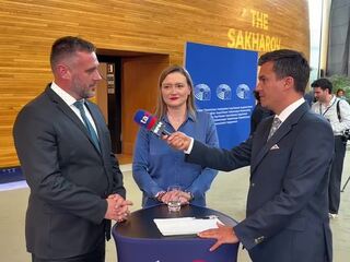 titulkovatTEMA-Z-EUROPARLAMENTU-LASSAKOVA-WIEZIK