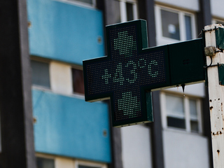 43 stupnov horucavy vysoke teploty leto francuzsko