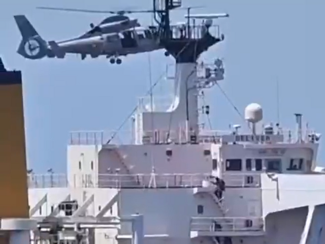 Ruská tieňová flotila narazila v Stredozemnom mori. Francúzske námorníctvo zaistilo ďalší podozrivý tanker