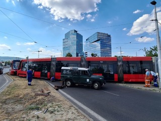 električka Bratislava vykoľajenie