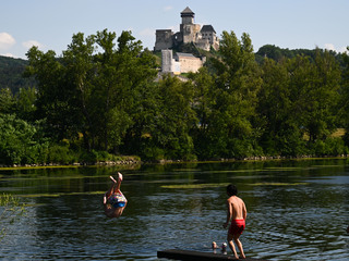 20260626_TN_vysoke_teploty_ leto horúčavy kupanie jazero