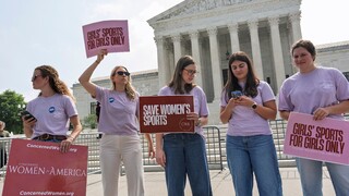 Transrodové osoby môžu mať obmedzený prístup do dievčenských tímov. Rozhodol Najvyšší súd USA