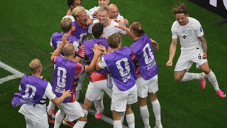 Haaland zlomil odpor afrického súpera, Mbappé rozobral Švédov. Poznáme ďalšie atraktívne dvojice osemfinále MS