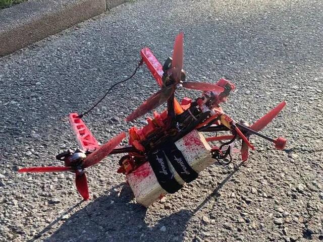 Ruská ambasáda v Štokholme čelila útoku dronom. Na areál zhodil zariadenie s červenou farbou, Rusi hovoria o provokácii