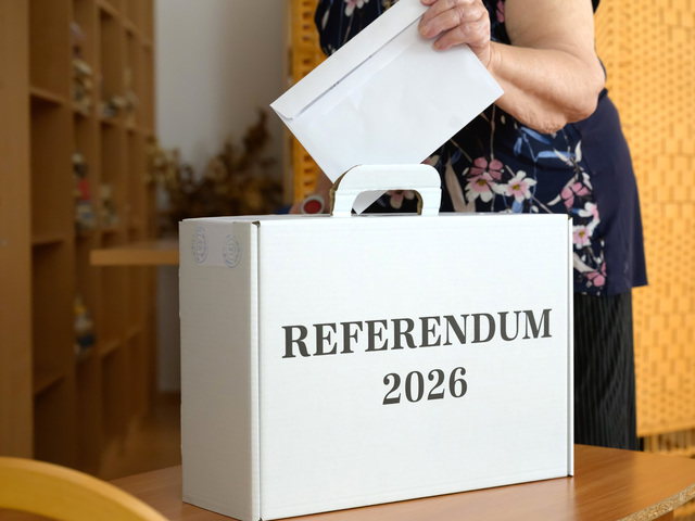 Záver referendovej noci. Hlasovanie je pre nízky záujem občanov neplatné, oficiálne dáta prinesie komisia ráno