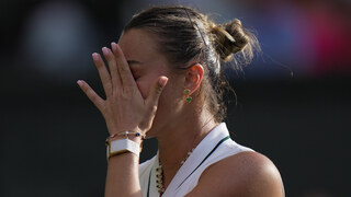 Na toto svetová jednotka nie je zvyknutá. Chcem sa opiť a zabudnúť na tenis, vravela po konci vo Wimbledone