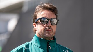 Na F1 už nepotrebujete talent, stačí stláčať gombíky, kritizuje majster sveta. Ďalší hovorí o vláde AI nad ľudstvom