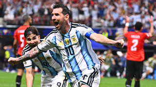Rozhodol podozrivý moment. Messi bol strašidelný, potom vyrobil historický obrat. Dajte im rovno titul, zúri Egypt