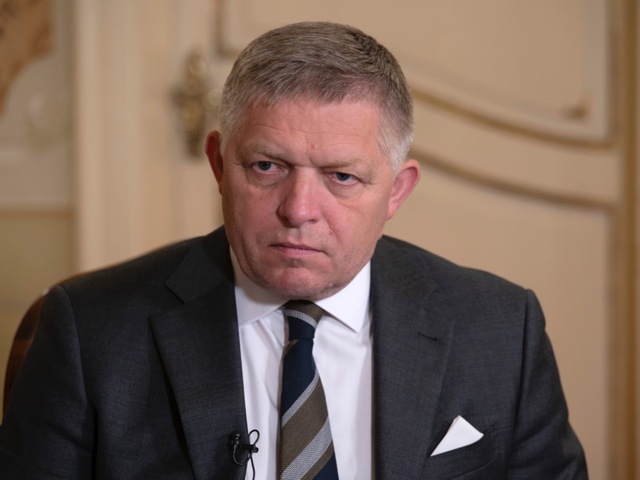Fico tipuje víťazstvo nezávislých kandidátov. Komunálne voľby podľa neho „parlamentné karty“ nezamiešajú