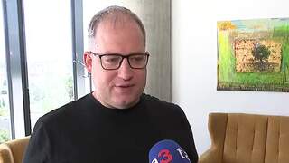 Letiská praskajú vo švíkoch, dovolenky sú v plnom prúde. Odborník radí, ako cestovať lacnejšie a zbaliť sa bez stresu