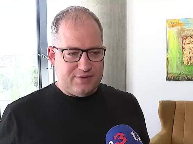 Letiská praskajú vo švíkoch, dovolenky sú v plnom prúde. Odborník radí, ako cestovať lacnejšie a zbaliť sa bez stresu