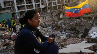 Venezuela po ničivom zemetrasení krváca. Trosky domov odhalili aj hlboký hnev ľudí na Chávezovo pošramotené dedičstvo