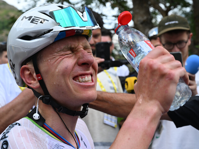 Už žiadne kapustové listy v prilbe či voda z baru. Na Tour de France bojujú s horúčavou novými zbraňami