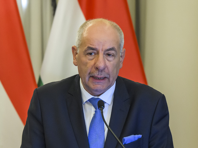 Maďarský parlament schválil ústavný dodatok. Priamym dôsledkom je okamžité odvolanie prezidenta Tamása Sulyoka