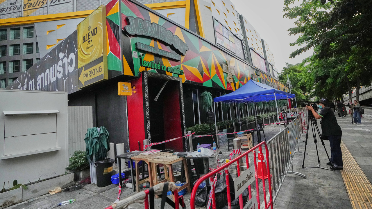 požiar bar Bangkok Thajsko