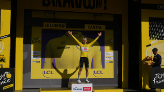 Horská etapa patrila Pogačarovi. Líder Tour de France prišiel do cieľa sám a navýšil náskok
