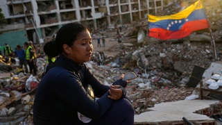 V troskách pátrajú po príbuzných aj po troch týždňoch. Zemetrasenie vo Venezuele má už vyše 4 800 obetí