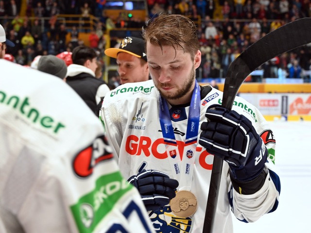 Réway sa po neslávnom konci u Liptákov vracia na scénu. V novom klube má rozprúdiť hokejovú horúčku