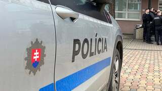 Pobodanie muža v Petržalke polícia prekvalifikovala na pokus o vraždu. Obvinený skončil vo väzbe