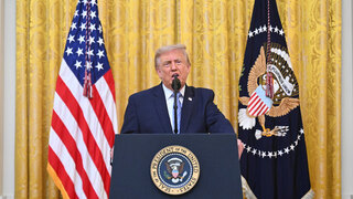 Trump obvinil Čínu zo zasahovania do volieb v roku 2020. Mala získať  stovky miliónov záznamov o amerických voličoch