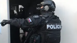 Polícia zasahovala na východe Slovenska. Pri akcii Skriňa zadržali dvoch podozrivých a zaistili anaboliká aj hotovosť