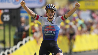 Belgičan Evenepoel zdolal Pogačara a ovládol 15. etapu Tour de France. Jeho najväčší rival je z hry von