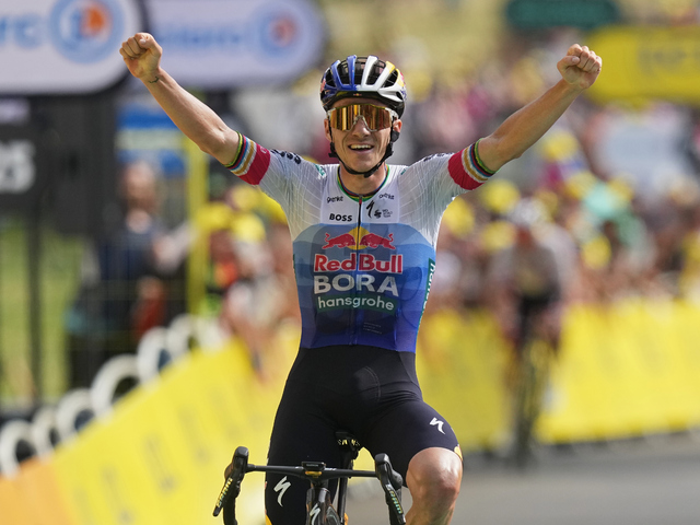 Belgičan Evenepoel zdolal Pogačara a ovládol 15. etapu Tour de France. Jeho najväčší rival je z hry von